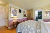 Deluxe Queen Room with Spa Bath