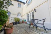 Arundel Mews - Parking - by Brighton Holiday Lets - B&B