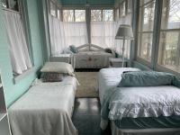 Deluxe Room (2 Adults + 1 Child)