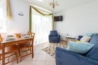One-Bedroom Apartment with Garden (parking)