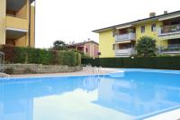 Luminoso Trilocale con Piscina e Giardino privato - B&B