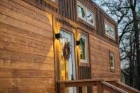 Montana Escape Elegant Tiny House in Waco Near Magnolia - B&B