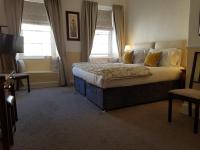 B&B Brecon - Ty Helyg Guest House - Bed and Breakfast Brecon