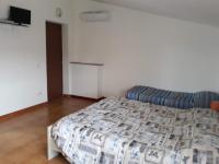 Dreibettzimmer mit eigenem Bad