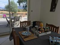 Chez Fabienne - Chambres d’hôtes Peyrieu