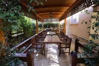 Pine-Tree Apt w/ Private Garden 50 m from the Sea - Bed and Breakfast Golem