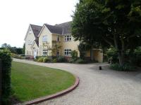 B&B Baldock - The Newnham White House - Bed and Breakfast Baldock