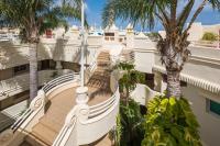 WintowinRentals Luxury and Sea View inside Puerto Marina - B&B
