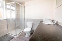 PLATFORM Port Area Apartment 2 with Free Street Parking - Ferienwohnung
