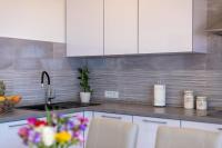 Luxury apartment Nora - Bed and Breakfast Podstrana