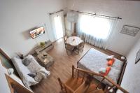 Apartamento de 2 dormitorios con terraza y vistas al jardín