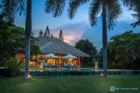 Villa Segara Murti - Stylish Beachfront Villa! - Ferienwohnung