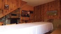Double or Twin Room with Mountain View