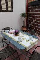 Super Nuova - Private Parking - B&B