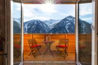 Apartment with Mountain View