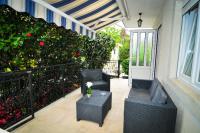 Apartment mit Poolblick