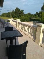 Maison 4 étoiles et Studio 3 étoiles indépendants avec piscine - B&B L'Isle-sur-la-Sorgue