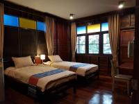Zweibettzimmer mit Balkon