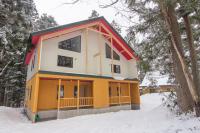 Three-Bedroom Chalet (Alps Retreat)