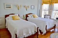 Twin Room with Private Bathroom