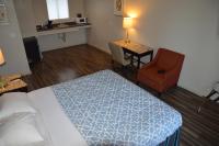 Suite room with three beds