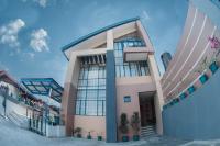 The Half House by Elmar Cabin - B&B Baguio