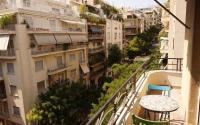Spacious & Sunny Kolonaki Apt 5 mins metro/ACx3/1.5 BT - Chambres d’hôtes Athènes