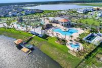 B - New 4 Bedroom Home - 5 Miles to Disney - Free Water Park - Private Pool - Chambres d'hôtes Kissimmee