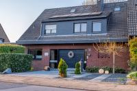 B&B Oberhausen - Helles Appartement mit eigenem Stellplatz - Bed and Breakfast Oberhausen