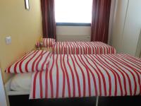Doppel-/Zweibettzimmer mit privatem, externem Bad