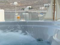 Deluxe Suite with Private Hot Tub and Sea View 