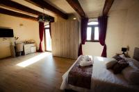 Kamer met Kingsize Bed en Uitzicht op het Zwembad