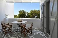 B&B Parikia - Santa Flora 3 Bedroom House â Parikiaâs Edge - Bed and Breakfast Parikia