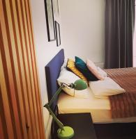 Doppel- oder Zweibettzimmer mit Zustellbett und Balkon