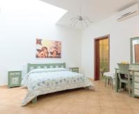One-Bedroom Apartment (4 Adults)