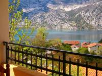 Apartamento de 1 dormitorio con balcón y vistas al mar