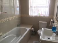 Chambre Double Deluxe (2 Adultes + 1 Enfant)