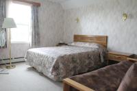 Queen Room with Sofa Bed - Non-Smoking