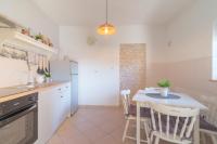 Mediterranean House by The Beach - B&B Posedarje