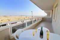 Carrer Amadeu Vives 69 - Bed and Breakfast La Pineda