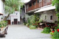 B&B Dutovlje - Apartmaji pri Živcovih - Bed and Breakfast Dutovlje