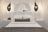 Grand Höhlenvilla mit Whirlpool im Freien und Blick auf die Caldera