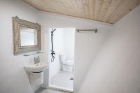 Kamer met Queensize Bed en Uitzicht op de Tuin