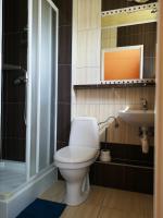 Vierbettzimmer mit Gartenblick