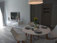 Apartament Cesarski Agnes z oddzielną sypialnią, parking - Chambres d’hôtes Świnoujście