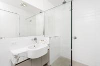 Three-Bedroom Loft Apartment - Butter Factory #12