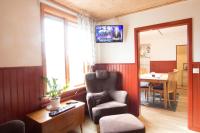 Apartment With Shared Bathroom