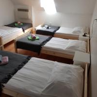 Vierpersoonskamer met Gedeelde Badkamer