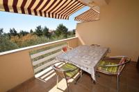 Apartamento con balcón