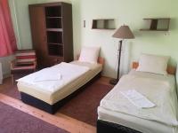 Zweibettzimmer mit eigenem Bad